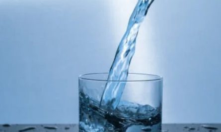 ¿Qué significa soñar con agua cristalina?