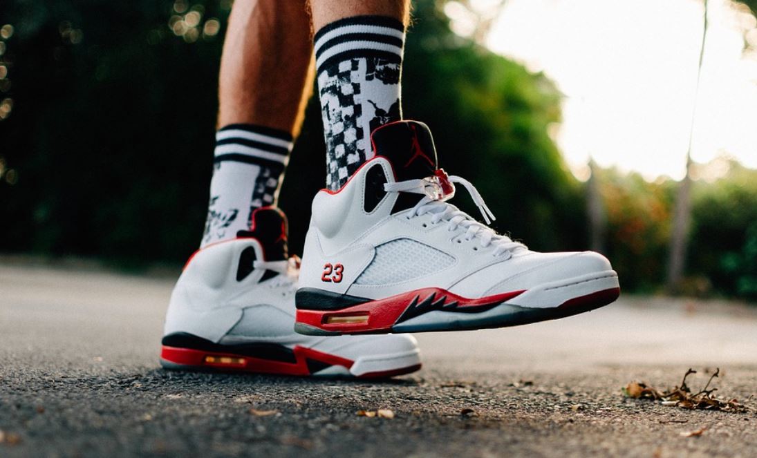 ¿Qué significa soñar con zapatillas deportivas?