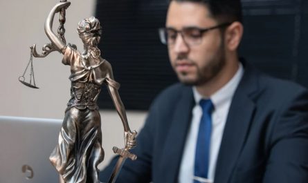 ¿Qué significa soñar con un abogado?