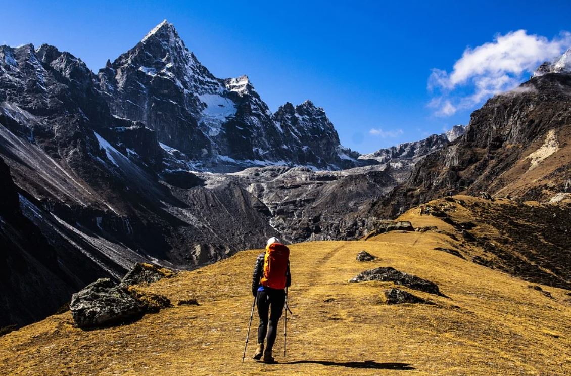 ¿Qué significa soñar con escalar una montaña?
