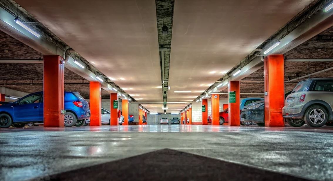 12 Significados de Soñar con Estacionar