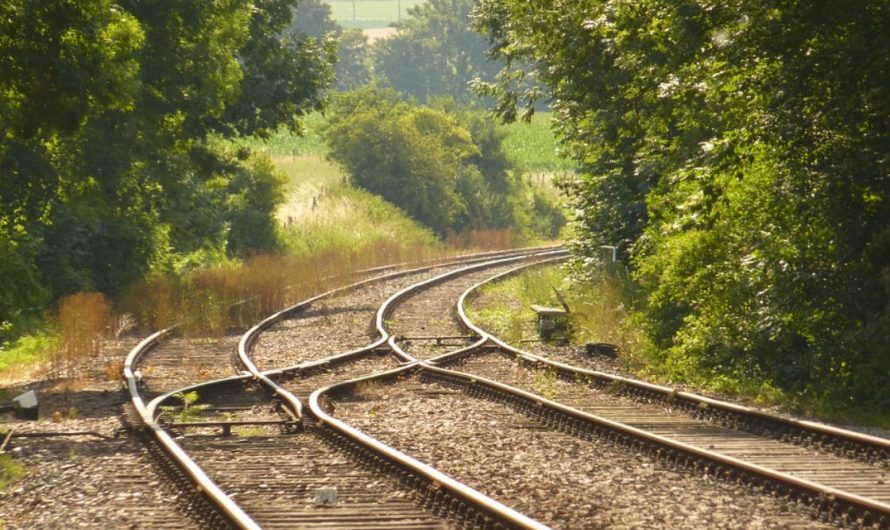 9 Significados de Soñar con Vías de Tren