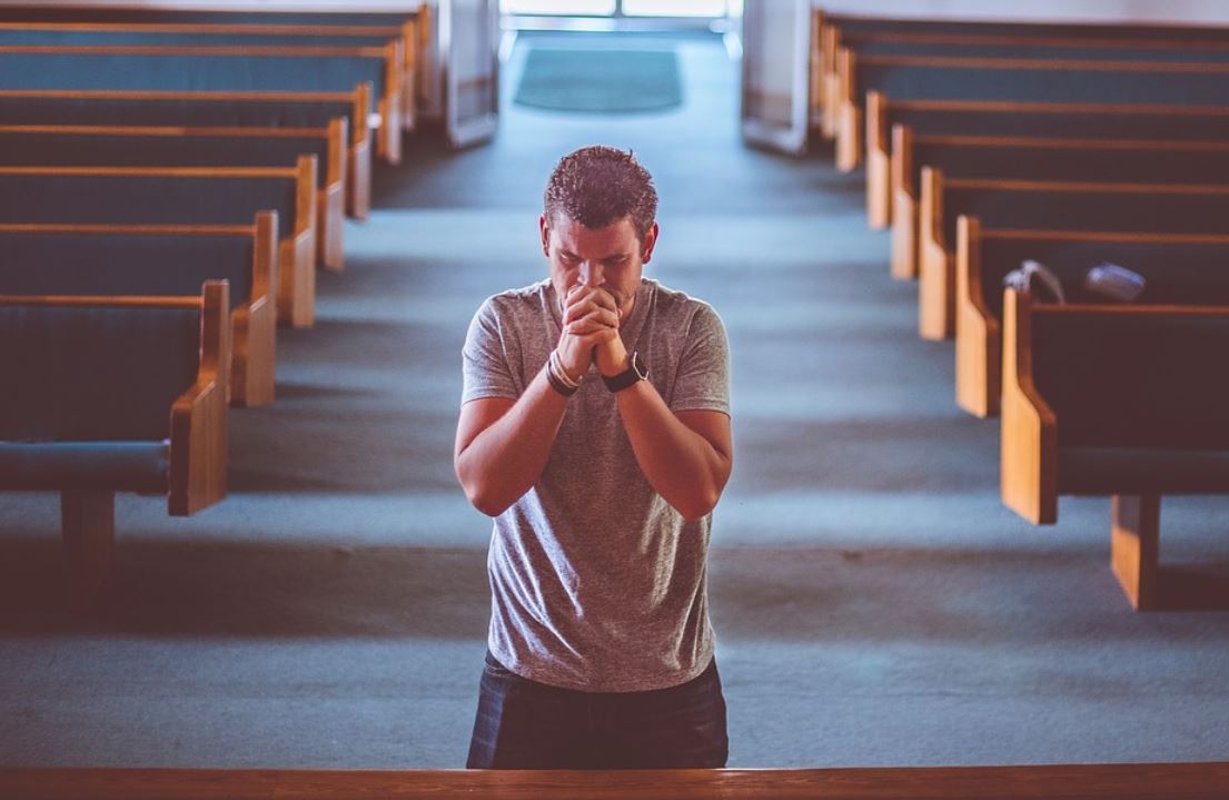 26 Significados de Soñar con Orar