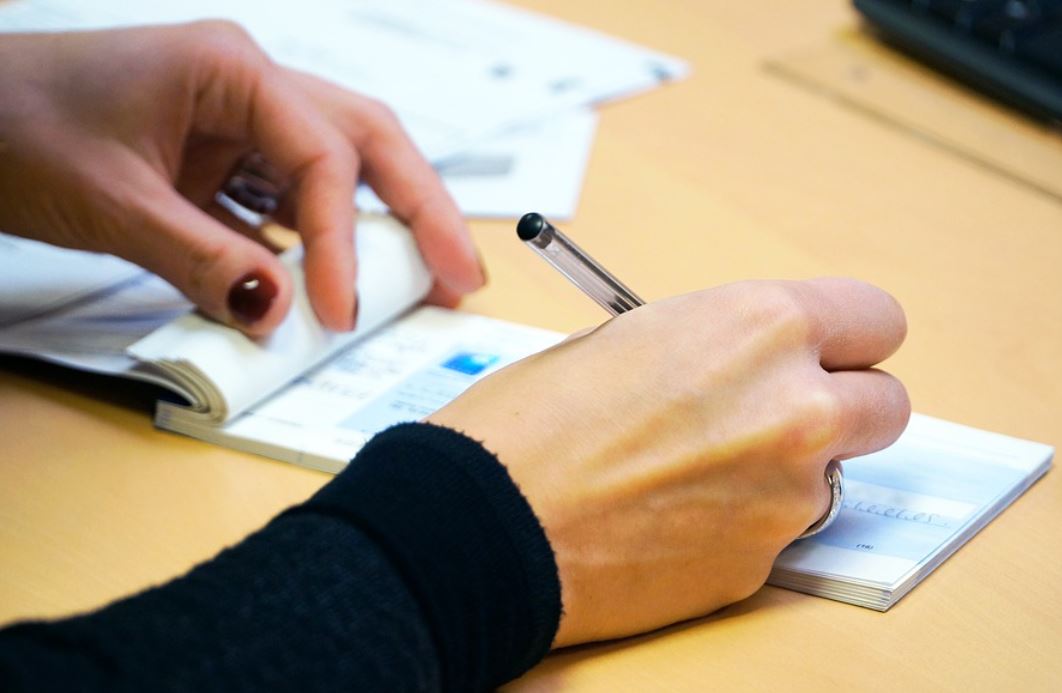 19 Significados de Soñar con Cheques