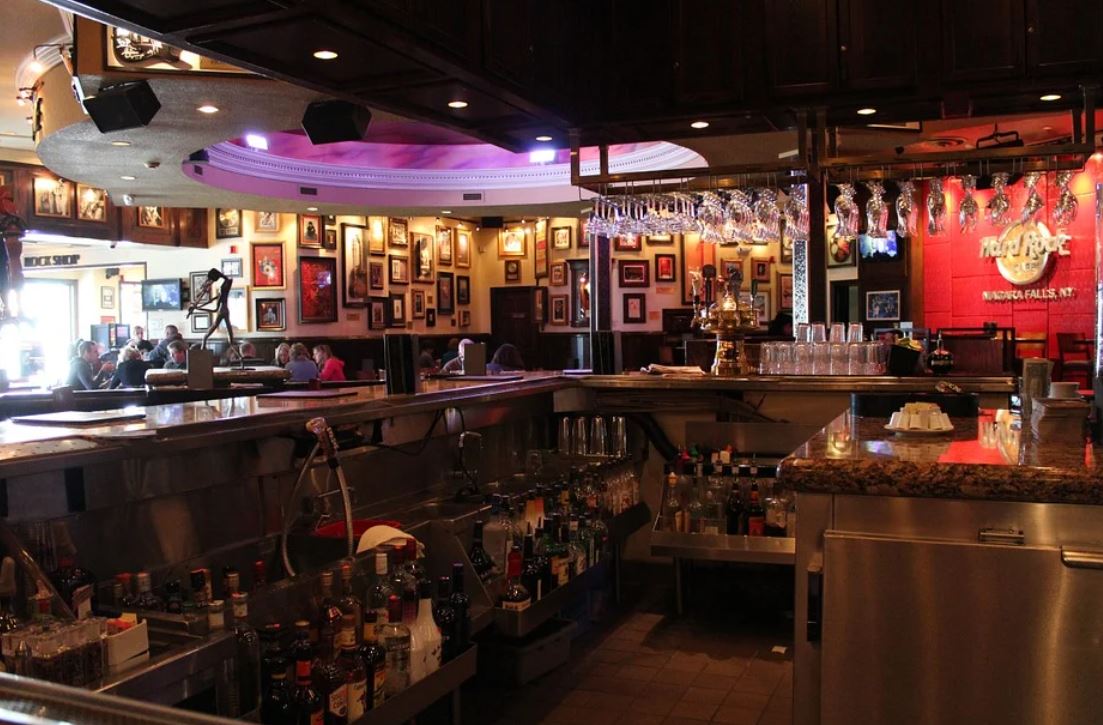 12 Significados de Soñar con Bares