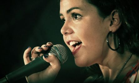 25 Significados de Soñar con Cantar