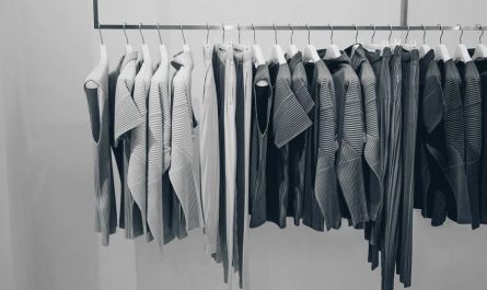 17 Significados de Soñar con Comprar Ropa