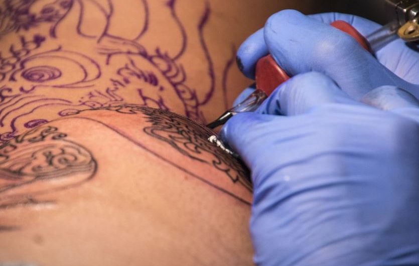 26 Significados de Soñar con Tatuajes
