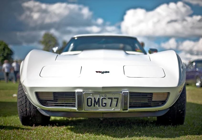 13 Significados de Soñar con un Coche Blanco