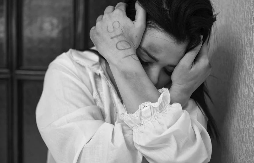 13 Significados de Soñar con Agresión Sexual