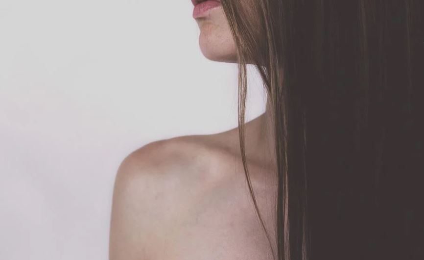 10 Significados de Soñar con Cabello en la Comida