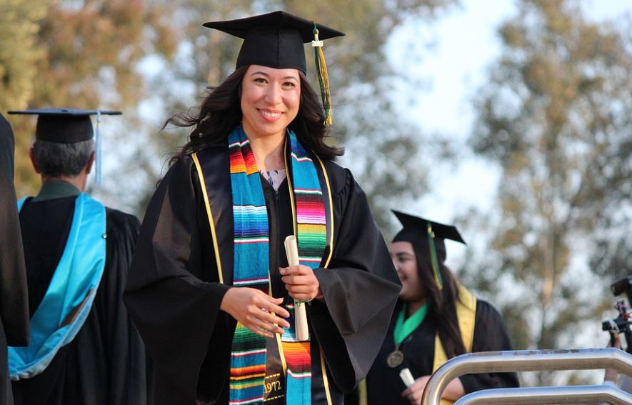 11 Significados de Soñar con la Graduación