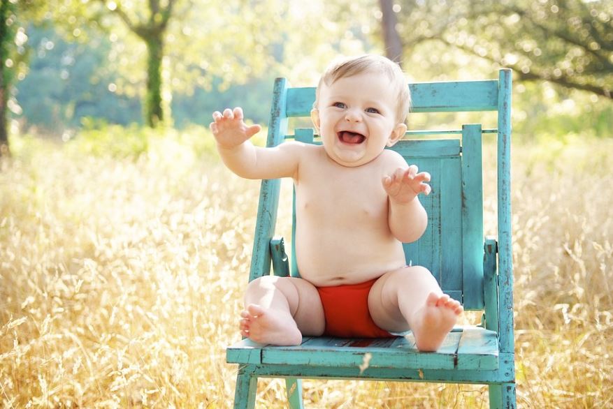 7 Significados de Soñar con un Bebé Sonriente