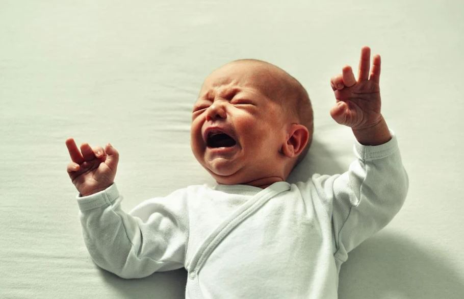 14 Significados de Soñar con un Bebé Llorando