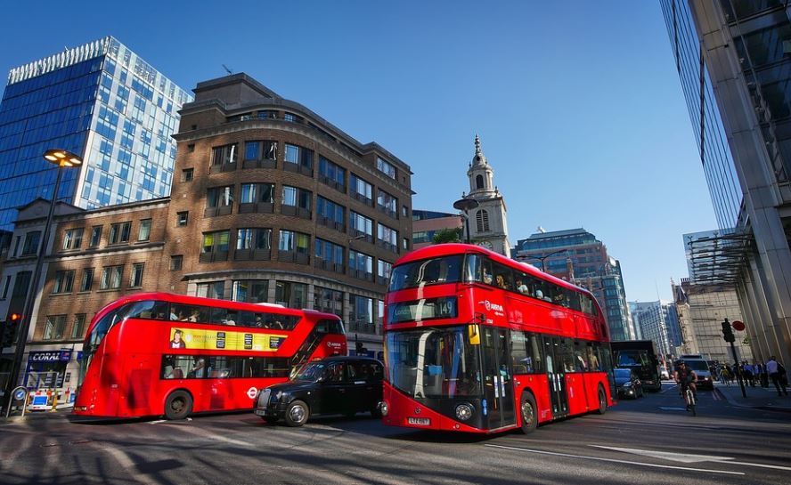 17 Significados de Soñar con un Autobús Turístico