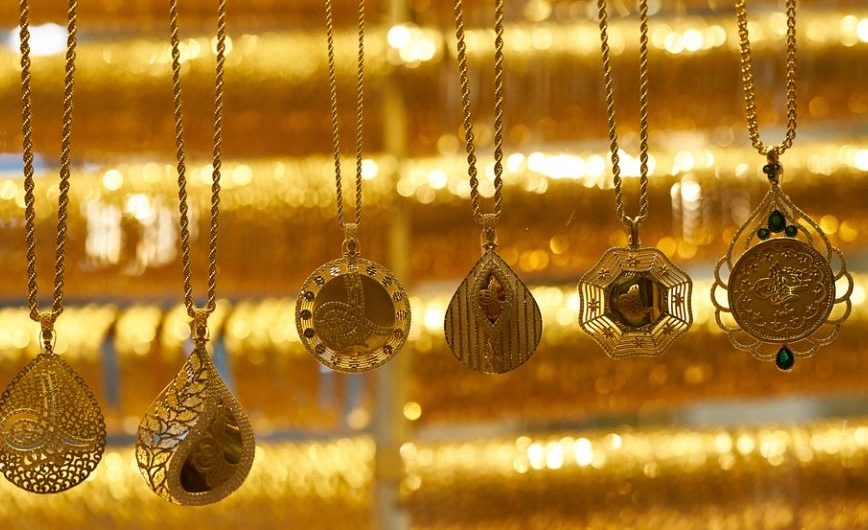 13 Significados de Soñar con un Collar de Oro