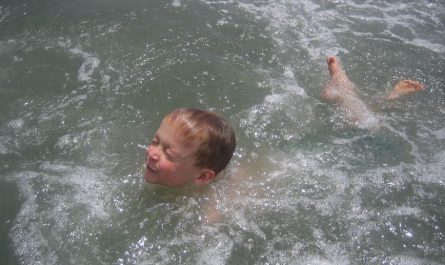 ¿Qué significa soñar con un niño ahogándose? 13 significados simbólicos