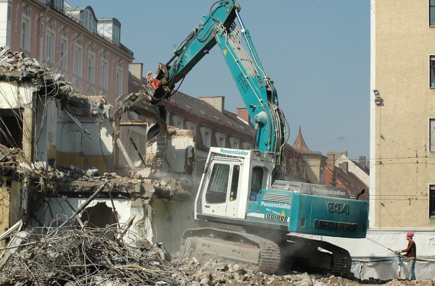 ¿Qué significa soñar con una demolición? 10 significados simbólicos