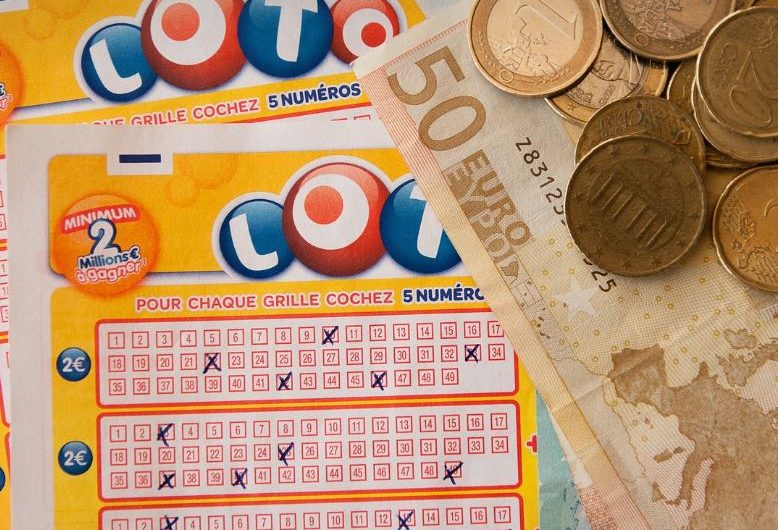 ¿Qué significa soñar con números de lotería?